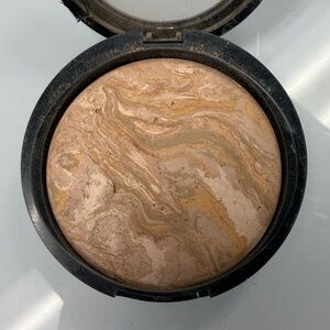 Laura Geller baked balance n glow light